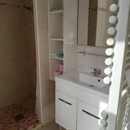 شقة T3 53m² Dans Maison Ville, Terrasse, Jardinet