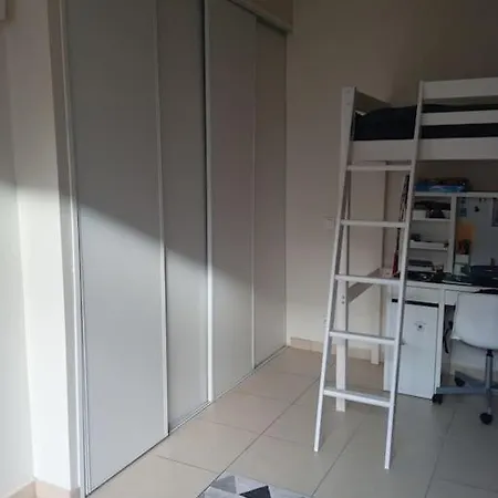 T3 53m² Dans Maison Ville, Terrasse, Jardinet تولون